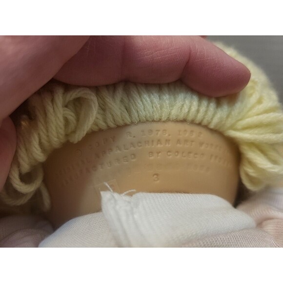 1985 Cabbage Patch Kid/16”/Blond Hair/Blue Eyes/Blue Signature/OAA,Inc/1978,1982 - Picture 14 of 14